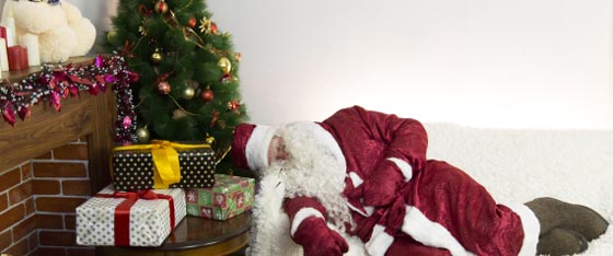 وفاة بابا نويل (سانتا كلوز)  لحظات قبل توزيع الهدايا للاطفال صورة رقم 2