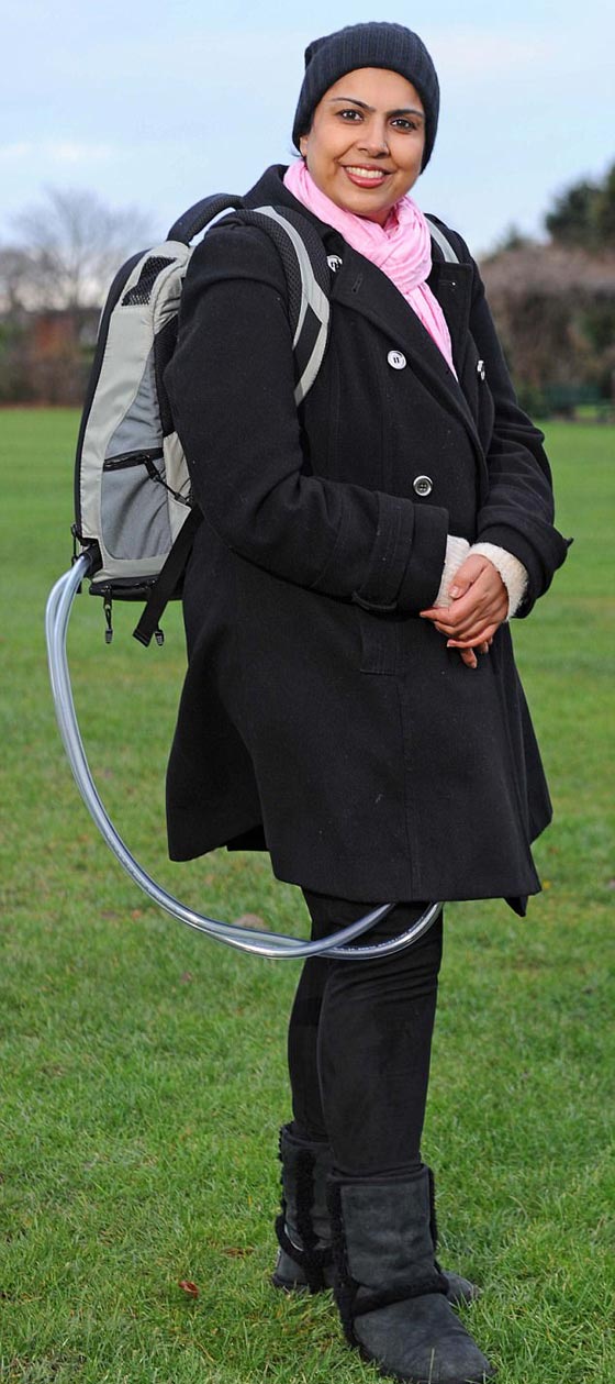 مسلمة بريطانية بدون قلب في جسدها وتحمل قلبها الصناعي في حقيبة! صورة رقم 5