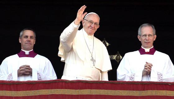 رسالة لبابا فرنسيس نهاية العام: حروب وأكاذيب شابت سنة 2017 صورة رقم 2