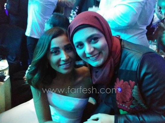 بالصور: خبيرة تجميل تفجّر مفاجأة تثبت علاقة عمرو دياب ودينا الشربيني  صورة رقم 3