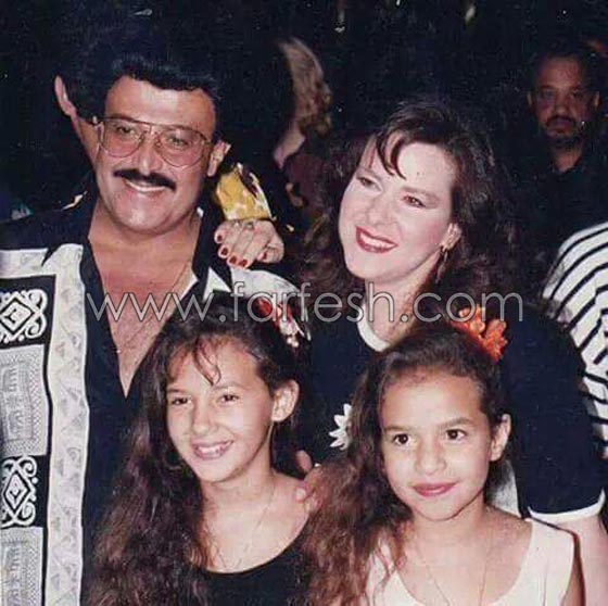 أبرز 10 مشاهير  وفنانين انجبوا بنات فقط.. شاهدوا صورهم مع بناتهم صورة رقم 15