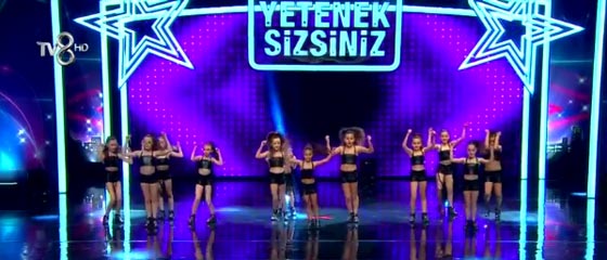 تغريم قناة تلفزيونية لظهور فتيات بسراويل قصيرة في عرض للمواهب صورة رقم 1 تغريم قناة تلفزيونية لظهور فتيات بسراويل قصيرة في عرض للمواهب صورة رقم 1