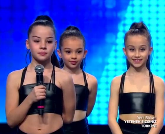 تغريم قناة تلفزيونية لظهور فتيات بسراويل قصيرة في عرض للمواهب صورة رقم 3 تغريم قناة تلفزيونية لظهور فتيات بسراويل قصيرة في عرض للمواهب صورة رقم 3