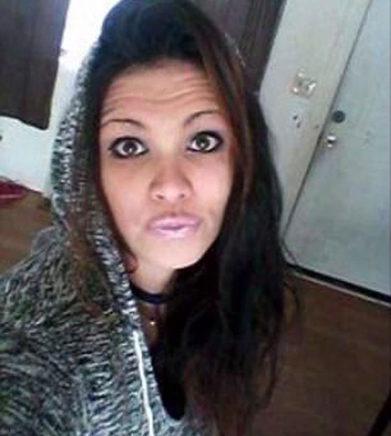 بالفيديو.. لحظة قتل شابة أميركية هددت الشرطة بمسدس صورة رقم 5 بالفيديو.. لحظة قتل شابة أميركية هددت الشرطة بمسدس صورة رقم 5