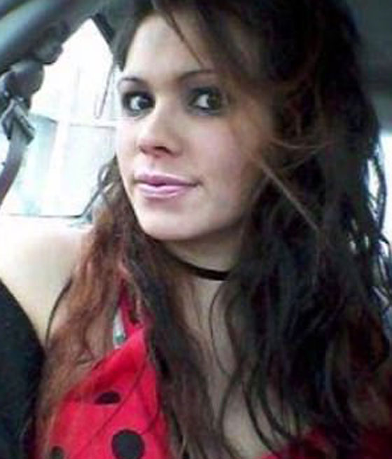 بالفيديو.. لحظة قتل شابة أميركية هددت الشرطة بمسدس صورة رقم 6 بالفيديو.. لحظة قتل شابة أميركية هددت الشرطة بمسدس صورة رقم 6