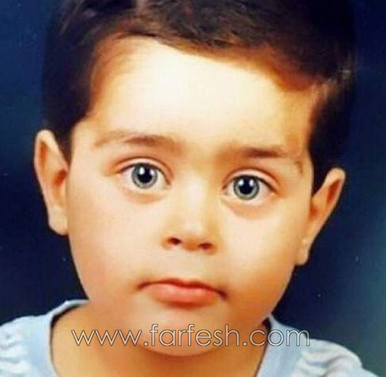 صورة طفل أصبح اليوم من أشهر الفنانين اللبنانيين .. هل تعرفه؟ صورة رقم 1