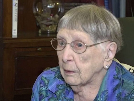 بالصور: أمريكية عمرها 104 تقول: الكولا هي سر عمري الطويل! صورة رقم 1 بالصور: أمريكية عمرها 104 تقول: الكولا هي سر عمري الطويل! صورة رقم 1