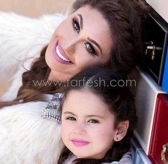  صور فنانات مطلقات يقمن بدور الأم والأب لابنائهن.. صورة رقم 12