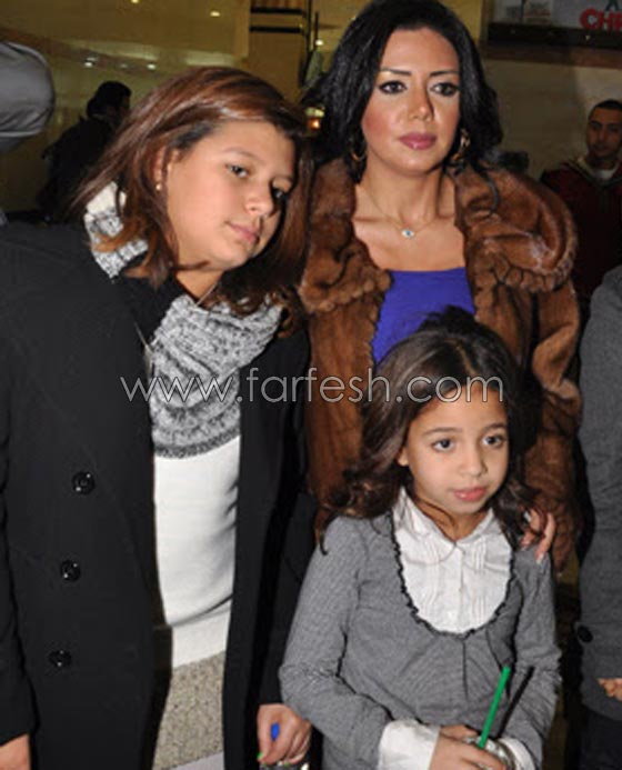  صور فنانات مطلقات يقمن بدور الأم والأب لابنائهن.. صورة رقم 17