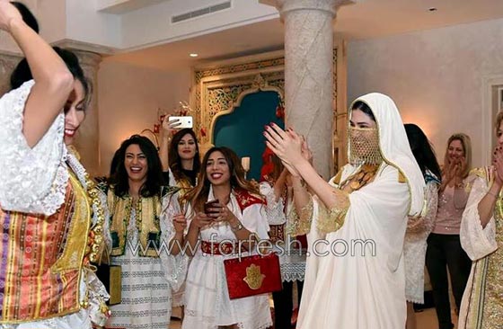 صور فنانة تونسية بفستان زفاف جريء اثار الكثير من الجدل! صورة رقم 9