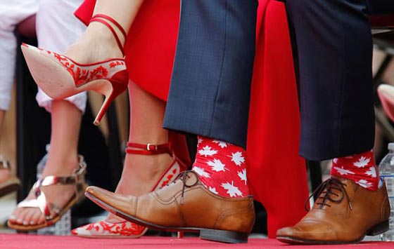 ما سبب ارتداء رئيس وزراء كندا جوارب طفولية ملونة؟ صورة رقم 6 ما سبب ارتداء رئيس وزراء كندا جوارب طفولية ملونة؟ صورة رقم 6