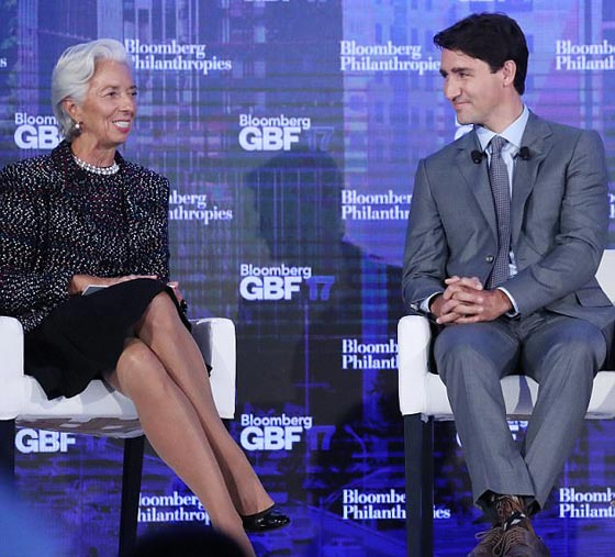 ما سبب ارتداء رئيس وزراء كندا جوارب طفولية ملونة؟ صورة رقم 8 ما سبب ارتداء رئيس وزراء كندا جوارب طفولية ملونة؟ صورة رقم 8