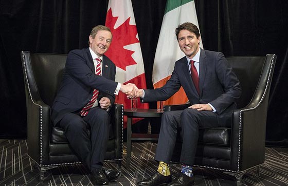 ما سبب ارتداء رئيس وزراء كندا جوارب طفولية ملونة؟ صورة رقم 2 ما سبب ارتداء رئيس وزراء كندا جوارب طفولية ملونة؟ صورة رقم 2