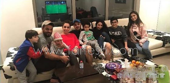 وأخيرا.. حلا الترك وجدتها تلتقي والدها وشقيقتها غزل ابنة دنيا بطمة صورة رقم 2