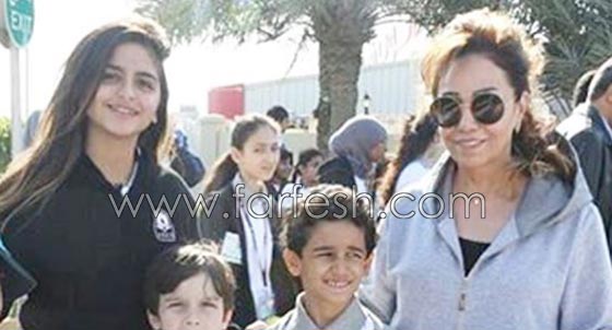 وأخيرا.. حلا الترك وجدتها تلتقي والدها وشقيقتها غزل ابنة دنيا بطمة صورة رقم 3
