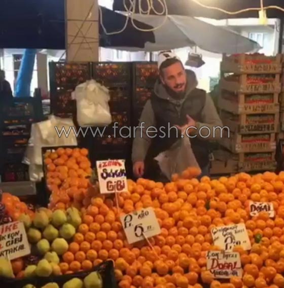 صوته وهو يغني خلال بيع البرتقال أوصله إلى العالمية.. صورة رقم 4
