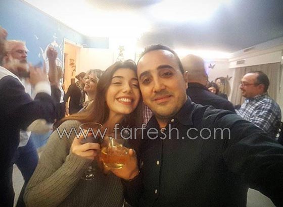 بالفيديو اعلامي لبناني يفاجىء حبيبته ويطلب يدها في الطائرة عبر مكبرات الصوت  صورة رقم 11