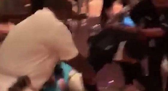 خناقة دموية في استراليا بين 30 رجلًا وامرأة بسبب (شبشب)! صورة رقم 3 خناقة دموية في استراليا بين 30 رجلًا وامرأة بسبب (شبشب)! صورة رقم 3