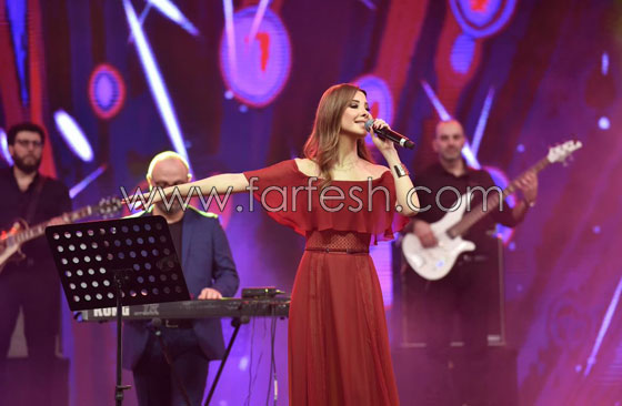 صور وفيديو: نانسي عجرم تعدّل فستان مصمم لبناني لتلبسه في دبي صورة رقم 3