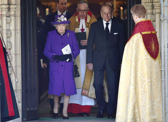 الملكة إليزابيث تستعمل الحقيبة نفسها منذ 60 عامًا..والسبب؟ صورة رقم 11 الملكة إليزابيث تستعمل الحقيبة نفسها منذ 60 عامًا..والسبب؟ صورة رقم 11