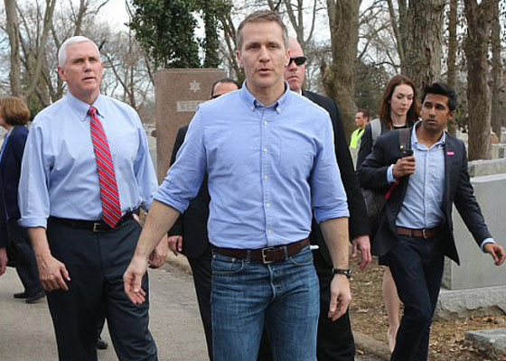 اعتقال حاكم ولاية أميركية هدّد عشيقته بنشر صورها بدون ملابس صورة رقم 7