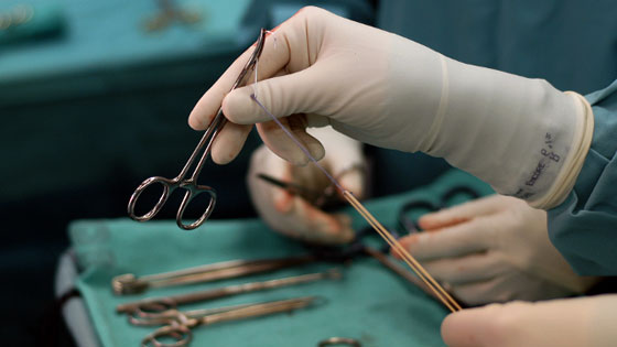 خطأ صادم: جراحون في كينيا يجرون عملية جراحية لمريض بالخطأ في الدماغ! صورة رقم 2