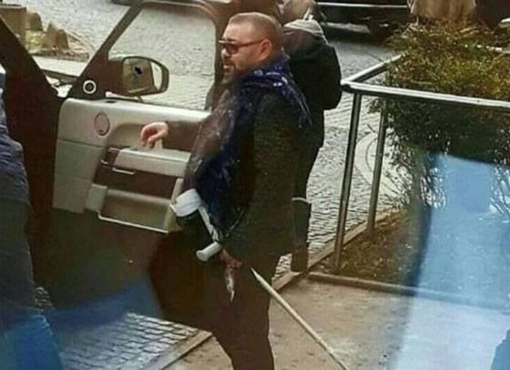 صورة مؤثرة لملك المغرب بعد اجراء عملية جراحية صورة رقم 1