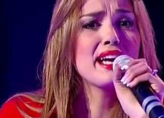 فيديو وصور ياسمين عماري فنانة جزائرية تهز مسرح (ذا فويس) الفرنسي صورة رقم 6