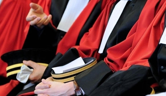 10 وظائف فشل الروبوت فيها منها الطبيب والقاضي ورجل الدين صورة رقم 4