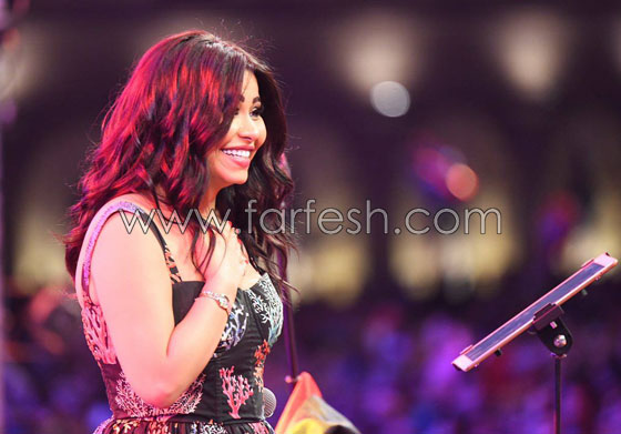 فيديو سقوط الفنانة المصرية شيرين على المسرح في دبي صورة رقم 3