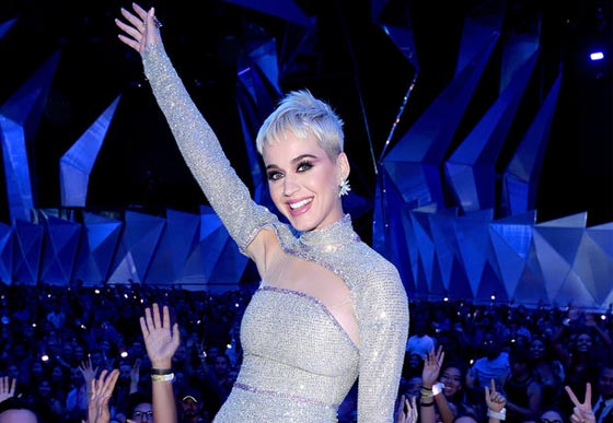 وفاة راهبة تورطت مع كيتي بيري خلال جلسة المحكمة صورة رقم 7 وفاة راهبة تورطت مع كيتي بيري خلال جلسة المحكمة صورة رقم 7