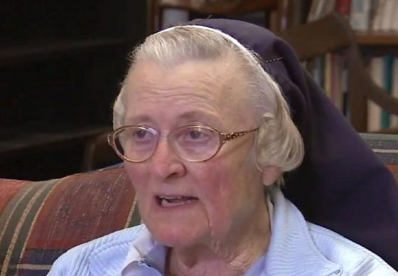 وفاة راهبة تورطت مع كيتي بيري خلال جلسة المحكمة صورة رقم 4 وفاة راهبة تورطت مع كيتي بيري خلال جلسة المحكمة صورة رقم 4