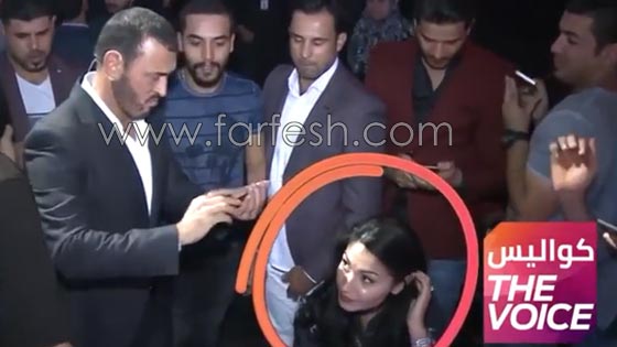  بالفيديو: خطيبة كاظم الساهر بصحبته في ذا فويس كيدز ولكنه يتجاهلها تماما! صورة رقم 1