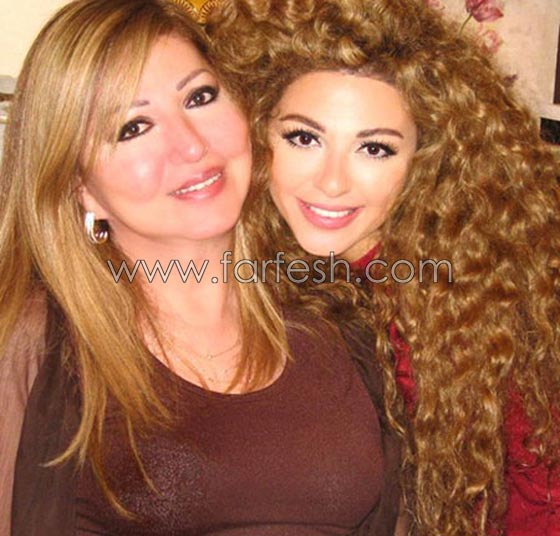 حصريا بمناسبة عيد الأم: صور 50  فنانة عربية مع أمهاتهن (ج. 1) صورة رقم 5