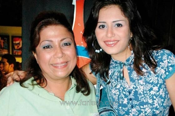 حصريا بمناسبة عيد الام: صور 50 فنانة عربية مع امهاتهن (ج. 2) صورة رقم 12