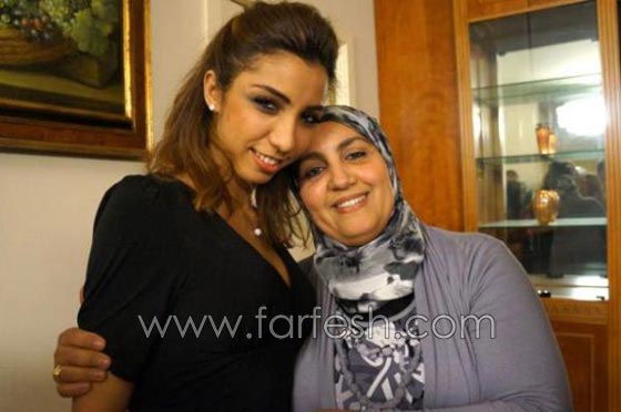 حصريا بمناسبة عيد الام: صور 50 فنانة عربية مع امهاتهن (ج. 2) صورة رقم 18