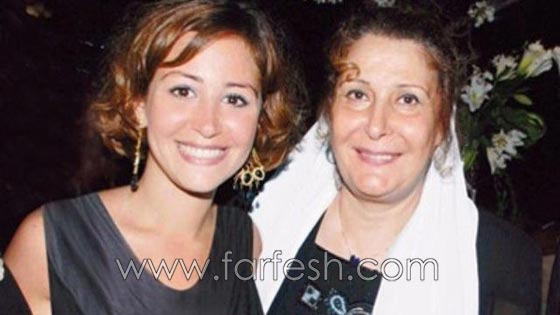 حصريا بمناسبة عيد الام: صور 50 فنانة عربية مع امهاتهن (ج. 2) صورة رقم 4