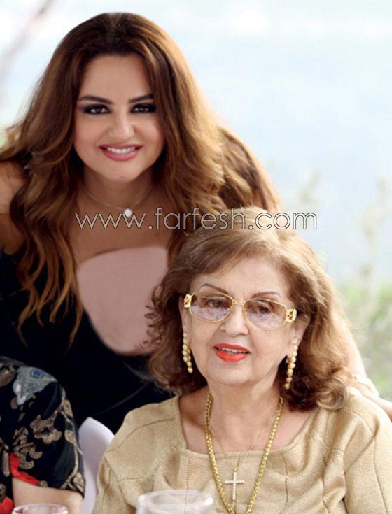 حصريا بمناسبة عيد الام: صور 50 فنانة عربية مع امهاتهن (ج. 2) صورة رقم 25