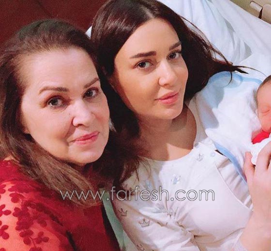 12 صورة للنجمات الشهيرات مع اطفالهن: كيف احتفلن بعيد الأم؟ صورة رقم 6