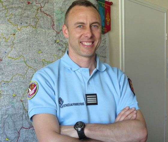 وفاة شرطي فرنسي متأثرا بجراحه خلال الهجوم الارهابي بجنوب البلاد صورة رقم 2 وفاة شرطي فرنسي متأثرا بجراحه خلال الهجوم الارهابي بجنوب البلاد صورة رقم 2