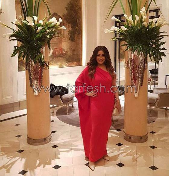 الفنانة لطيفة في اطلالة جديدة: هل أصبحت تشبه ليلى علوي؟  صورة رقم 3