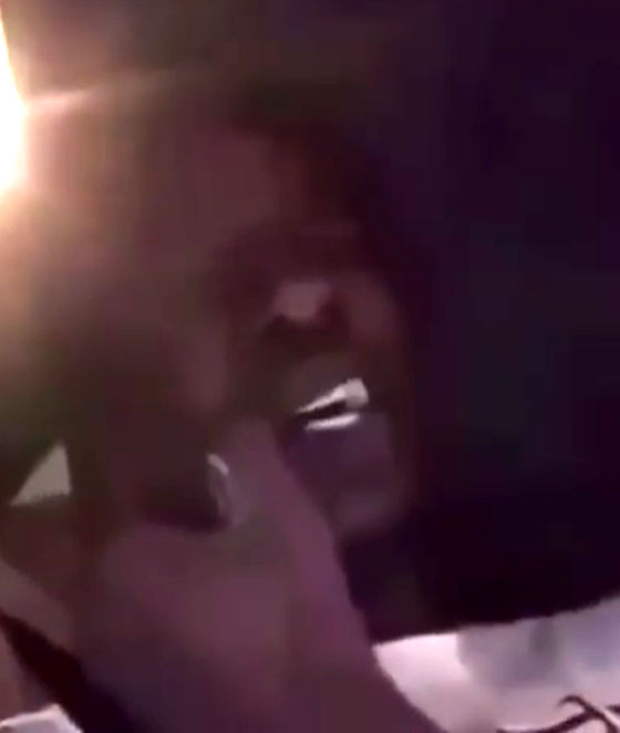 فيديو طريف: أم سعودية تضرب ابنها لأنه غازل فتاة على الهاتف صورة رقم 2 فيديو طريف: أم سعودية تضرب ابنها لأنه غازل فتاة على الهاتف صورة رقم 2