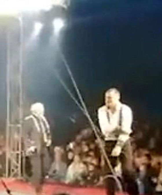  فيديو يحبس الانفاس: مقدم سيرك روسي يسقط من ارتفاع 30 قدما! صورة رقم 4