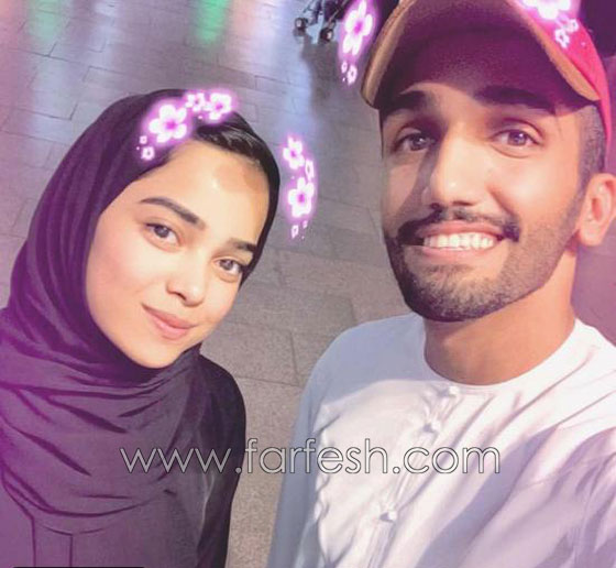 بالفيديو: الاماراتي احمد خميس يطلب يد زميلته مشاعل على المسرح صورة رقم 1