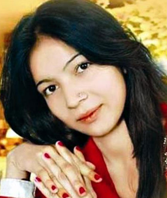 فيديو مروّع: مقتل فنانة حامل على المسرح باطلاق النار لأنها رفضت الرقص!  صورة رقم 4