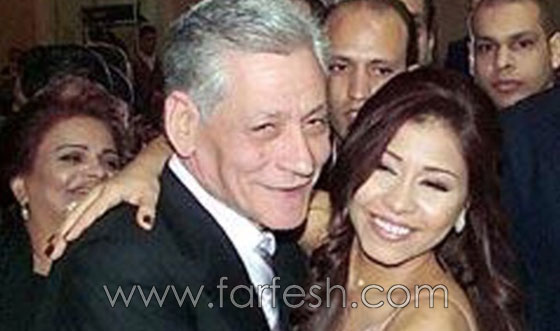 شيرين عبد الوهاب في شهر العسل تغيب عن جنازة والدها والنجوم يعزوها صورة رقم 8