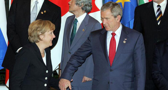 علاقة انغيلا ميركل مع سادة البيت الأبيض السابقين عبر السنين صورة رقم 7