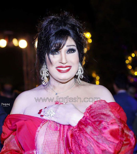 فيديو رقص شرقي مع فيفي عبده ابنة الـ 66 بعد توقف 20 عاما! صورة رقم 7