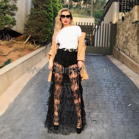 بالصور.. فنانات بإطلالات غريبة تصدم الجمهور صورة رقم 1