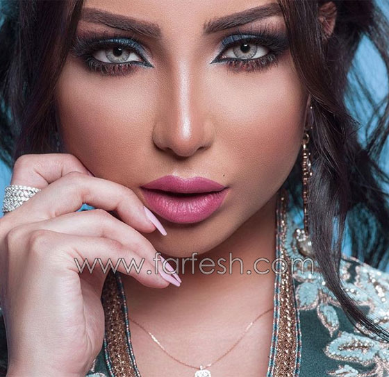 فيديو دنيا بطمة تحتفل مع شقيقاتها بعيد ميلاد والدتها وابنتها غزل معهن صورة رقم 4